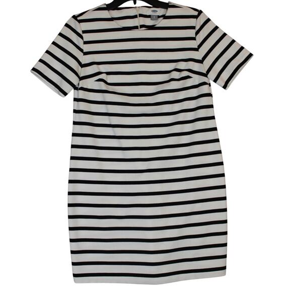 Old Navy Dresses & Skirts - Old Navy Ponte Knit Black and White Shift‎ Dress Small